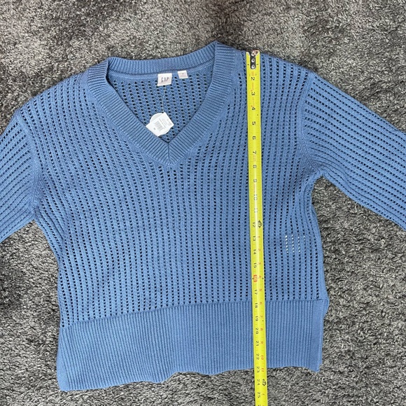 Gap blue cotton V-neck opened stitch relaxed sweater women’s size M - Picture 12 of 14
